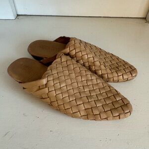 Liberte Prague woven mules size 8